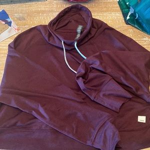 Vuori Halo crop funnel neck